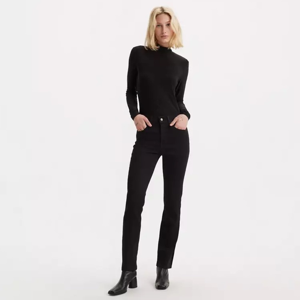 Levi’s 724 High Rise Slim Straight Women’s Jeans